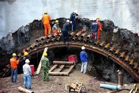 管城回族隧道钢花管支护案例